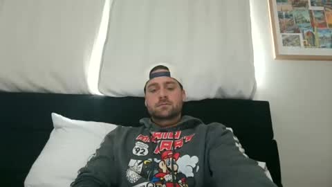 Snapshot of mrthickly818 chatting on 03-17-26, 01:14 mrthickly818 online show from 03-17-26, 01:14