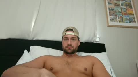 Snapshot of mrthickly818 chatting on 03-26-26, 02:44 mrthickly818 online show from 03-26-26, 02:44