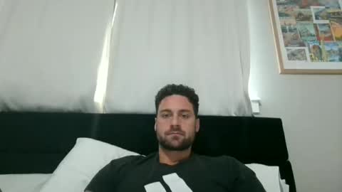 Snapshot of mrthickly818 chatting on 04-15-26, 01:40 mrthickly818 online show from 04-15-26, 01:40