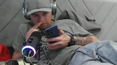 Snapshot of mrwagz420 chatting on 04-19-26, 02:00 mrwagz420 online show from 04-19-26, 02:00