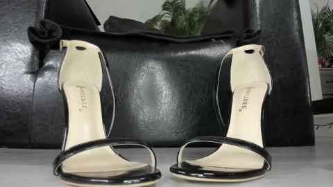 Snapshot of ms_enigma chatting on 10-03-25, 04:04 Goddess. Miss. Lady. Queen. Madam Milady online show from 10-03-25, 04:04