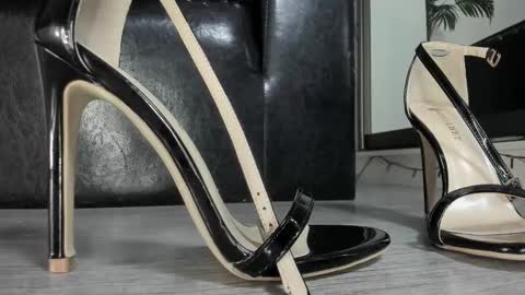 Snapshot of ms_enigma chatting on 10-26-25, 03:40 Goddess. Miss. Lady. Queen. Madam Milady online show from 10-26-25, 03:40