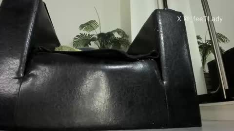 Snapshot of ms_enigma chatting on 02-12-26, 12:44 Goddess. Miss. Lady. Queen. Madam Milady online show from 02-12-26, 12:44