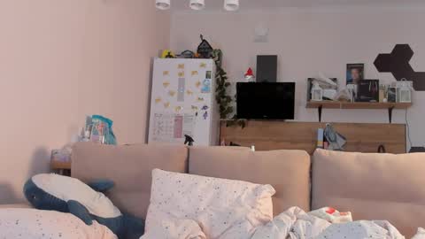Snapshot of ms_foryou chatting on 05-11-26, 04:04 Ms ForYOU online show from 05-11-26, 04:04