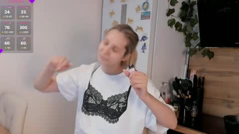 Snapshot of ms_foryou chatting on 05-20-26, 03:18 Ms ForYOU online show from 05-20-26, 03:18