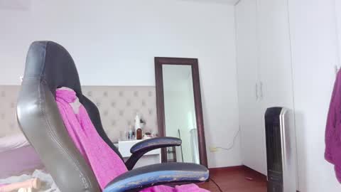 Freya online show from 04-23-26, 02:24