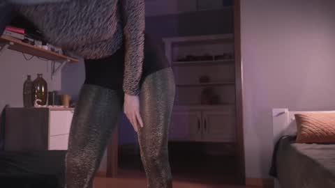 Snapshot of ms_lorelei chatting on 12-27-24, 09:11 Lore online show from 12-27-24, 09:11