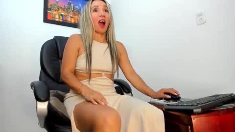 ms_lunarose online show from 10-24-25, 02:30