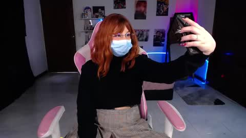 Manuela3 online show from 10-31-25, 05:47