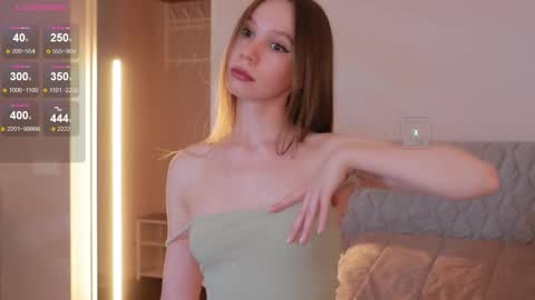 Snapshot of msaura chatting on 10-23-25, 05:29 Svetlana online show from 10-23-25, 05:29