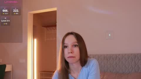 Snapshot of msaura chatting on 11-24-25, 06:02 Svetlana online show from 11-24-25, 06:02