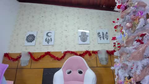 Snapshot of mssburbuja chatting on 12-21-24, 03:14 Manuela online show from 12-21-24, 03:14