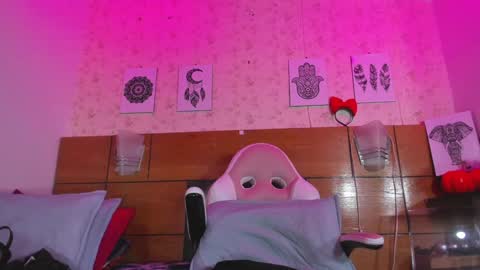 Snapshot of mssburbuja chatting on 01-11-25, 06:03 Manuela online show from 01-11-25, 06:03