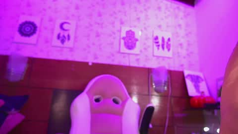 Snapshot of mssburbuja chatting on 01-24-25, 03:22 Manuela online show from 01-24-25, 03:22
