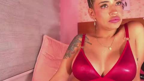 Snapshot of mssburbuja chatting on 02-11-25, 09:09 Manuela online show from 02-11-25, 09:09