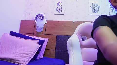 Snapshot of mssburbuja chatting on 02-23-25, 03:13 Manuela online show from 02-23-25, 03:13