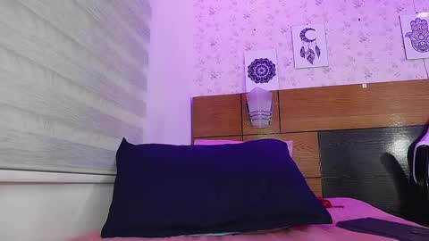 Snapshot of mssburbuja chatting on 03-06-25, 06:19 Manuela online show from 03-06-25, 06:19