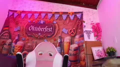 Snapshot of mssburbuja chatting on 09-23-25, 03:09 Manuela online show from 09-23-25, 03:09