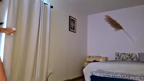 Snapshot of msthick00 chatting on 07-16-26, 06:14 MsThick online show from 07-16-26, 06:14