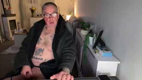 Snapshot of mtb1697 chatting on 11-22-25, 01:37 mtb1697 online show from 11-22-25, 01:37