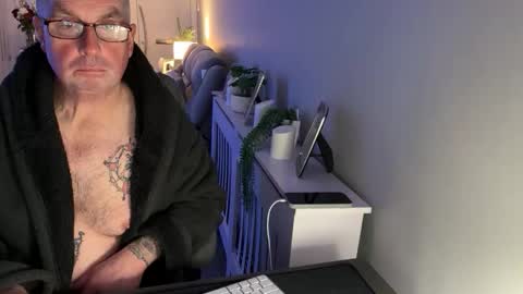 Snapshot of mtb1697 chatting on 12-14-25, 11:20 mtb1697 online show from 12-14-25, 11:20