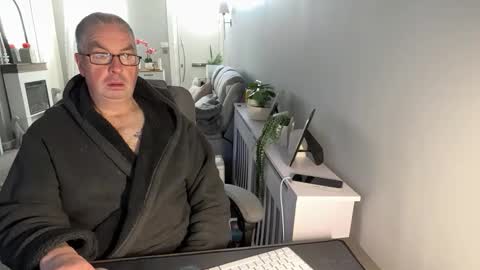 Snapshot of mtb1697 chatting on 01-06-26, 10:52 mtb1697 online show from 01-06-26, 10:52