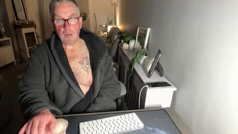 Snapshot of mtb1697 chatting on 03-09-26, 11:31 mtb1697 online show from 03-09-26, 11:31