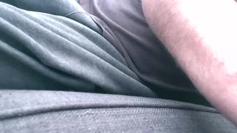 Snapshot of mucker13 chatting on 10-04-25, 01:42 mucker13 online show from 10-04-25, 01:42