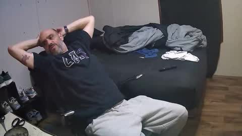 Muffdiver online show from 02-21-26, 02:23