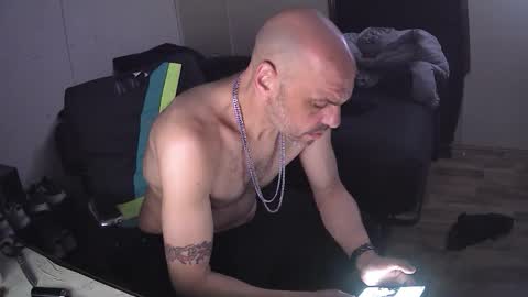 Muffdiver online show from 03-08-26, 05:22