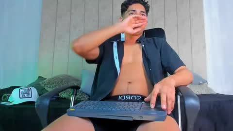 muichiro tokito1 online show from 01-26-25, 08:03