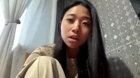 Mia online show from 03-08-26, 09:18