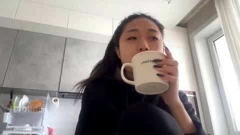 Mia online show from 03-12-26, 02:07