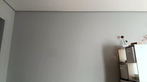 Mia online show from 04-15-26, 10:10