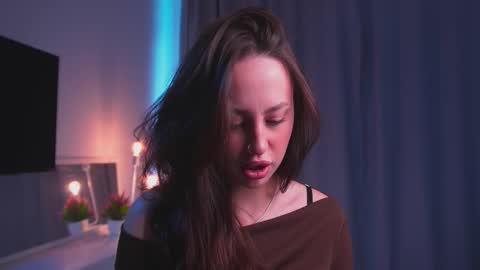 Snapshot of multifruiti chatting on 09-15-25, 04:12 Kira online show from 09-15-25, 04:12