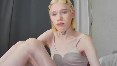 Snapshot of mun_poli chatting on 02-05-26, 05:39 Polik online show from 02-05-26, 05:39