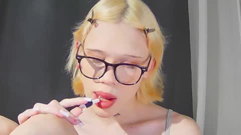 Snapshot of mun_poli chatting on 02-08-26, 08:12 Polik online show from 02-08-26, 08:12