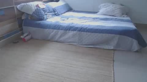   online show from 09-11-25, 04:40