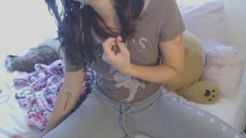 Snapshot of munchi_ chatting on 12-02-25, 06:25 online show from 12-02-25, 06:25