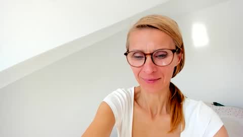 Snapshot of munishpunish chatting on 05-22-26, 07:37 LOVELY JULIA Peter DAY online show from 05-22-26, 07:37