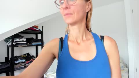 Snapshot of munishpunish chatting on 06-06-26, 07:35 LOVELY JULIA Peter DAY online show from 06-06-26, 07:35
