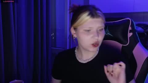 Milana online show from 06-08-26, 03:56
