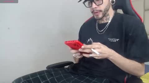 Snapshot of murdockh chatting on 01-06-25, 01:30 murdok online show from 01-06-25, 01:30