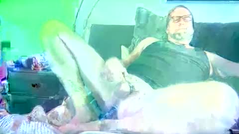 Snapshot of murfsturf7 chatting on 10-27-25, 05:28 murfsturf7 online show from 10-27-25, 05:28