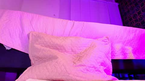Snapshot of muriel_belovv chatting on 01-16-25, 06:25 Tell me Sofi online show from 01-16-25, 06:25