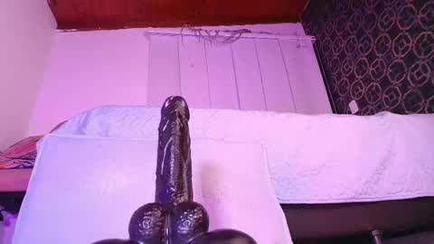 Snapshot of muriel_belovv chatting on 10-08-25, 03:04 Tell me Sofi online show from 10-08-25, 03:04