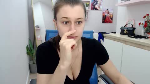 muriel_elvin online show from 10-20-25, 08:15