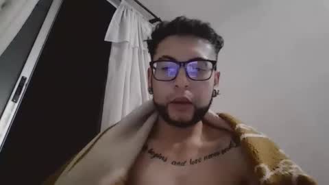 murphy585931 online show from 12-22-25, 05:37