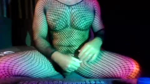 Snapshot of muscbttmbitch chatting on 06-17-26, 06:53 muscbttmbitch online show from 06-17-26, 06:53