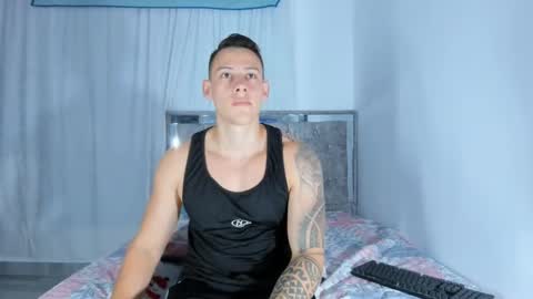Snapshot of muscle_king_cum chatting on 01-28-25, 12:32 muscle_king_cum online show from 01-28-25, 12:32